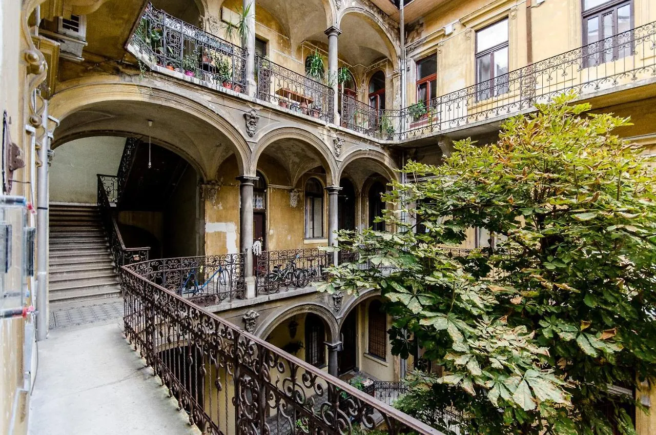 Downtown Park Studio Budapest Apartment